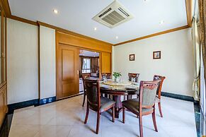 Luxury 6 Bed Mansion - CAS