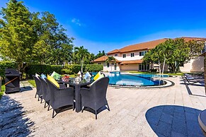 Luxury 6 Bed Mansion - CAS