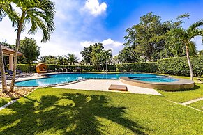 Luxury 6 Bed Mansion - CAS