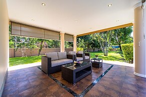 Luxury 6 Bed Mansion - CAS