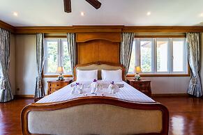 Luxury 6 Bed Mansion - CAS