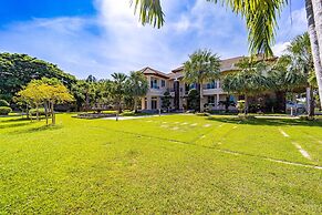 Luxury 6 Bed Mansion - CAS