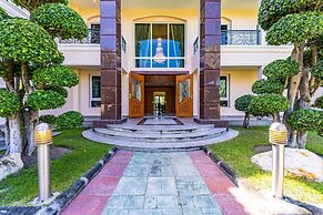 Luxury 6 Bed Mansion - CAS