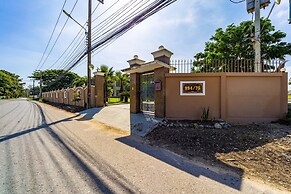 Luxury 6 Bed Mansion - CAS