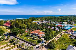 Luxury 6 Bed Mansion - CAS