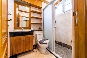 Luxury 6 Bed Mansion - CAS