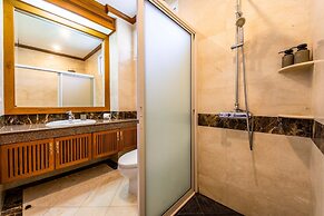 Luxury 6 Bed Mansion - CAS