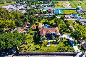 Luxury 6 Bed Mansion - CAS