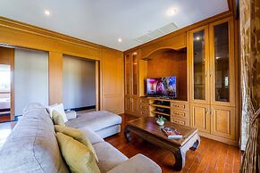 Luxury 6 Bed Mansion - CAS