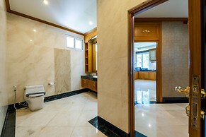 Luxury 6 Bed Mansion - CAS