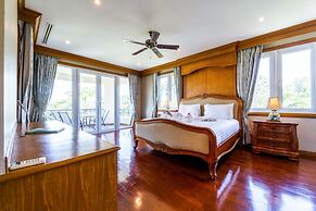 Luxury 6 Bed Mansion - CAS