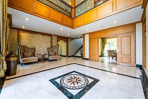 Luxury 6 Bed Mansion - CAS