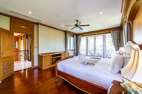 Luxury 6 Bed Mansion - CAS