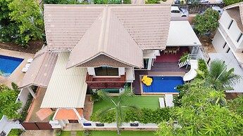 Natcha Pool Villa by Warin