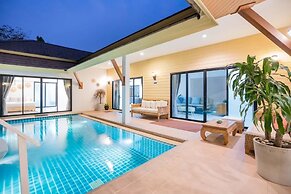 Natcha Pool Villa by Warin