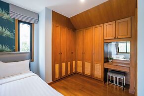 Natcha Pool Villa by Warin