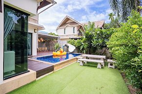 Natcha Pool Villa by Warin