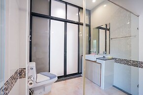 Natcha Pool Villa by Warin