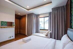 Natcha Pool Villa by Warin