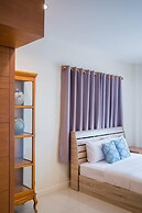 Natcha Pool Villa by Warin