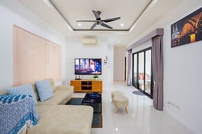 Natcha Pool Villa by Warin