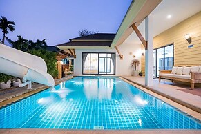 Natcha Pool Villa by Warin