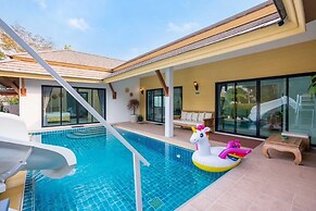 Natcha Pool Villa by Warin