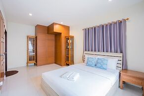 Natcha Pool Villa by Warin