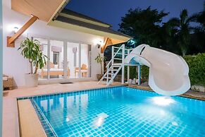 Natcha Pool Villa by Warin