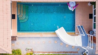 Natcha Pool Villa by Warin