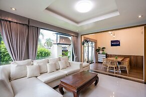 Natcha Pool Villa by Warin