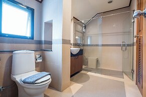 Natcha Pool Villa by Warin