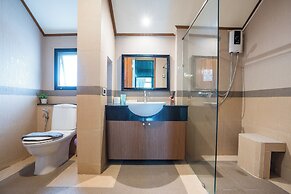 Natcha Pool Villa by Warin