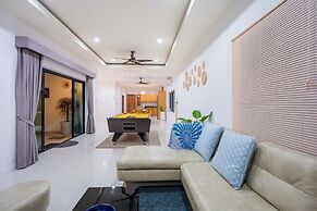 Natcha Pool Villa by Warin