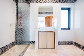 Natcha Pool Villa by Warin