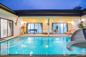 Natcha Pool Villa by Warin