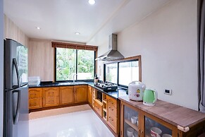 Natcha Pool Villa by Warin
