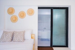 Natcha Pool Villa by Warin