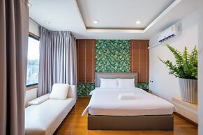 Natcha Pool Villa by Warin