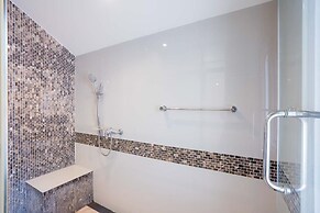 Natcha Pool Villa by Warin