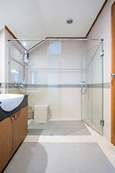 Natcha Pool Villa by Warin