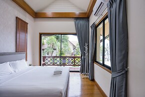 Natcha Pool Villa by Warin