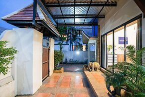 Natcha Pool Villa by Warin