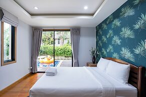 Natcha Pool Villa by Warin