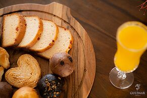 Guldaar - A Luxury Forest Retreat