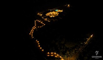 Guldaar - A Luxury Forest Retreat