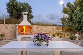 Villa Niragia With Magnificent View