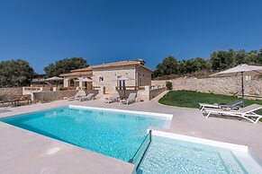 Villa Niragia With Magnificent View