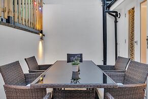 Beach Hut Hideaway By My Getaways