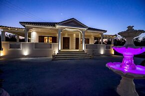 Hidden Heaven Luxury Villa